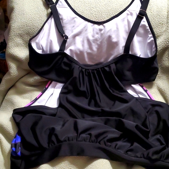 🦋Stunning butterfly swim top - Picture 3 of 6